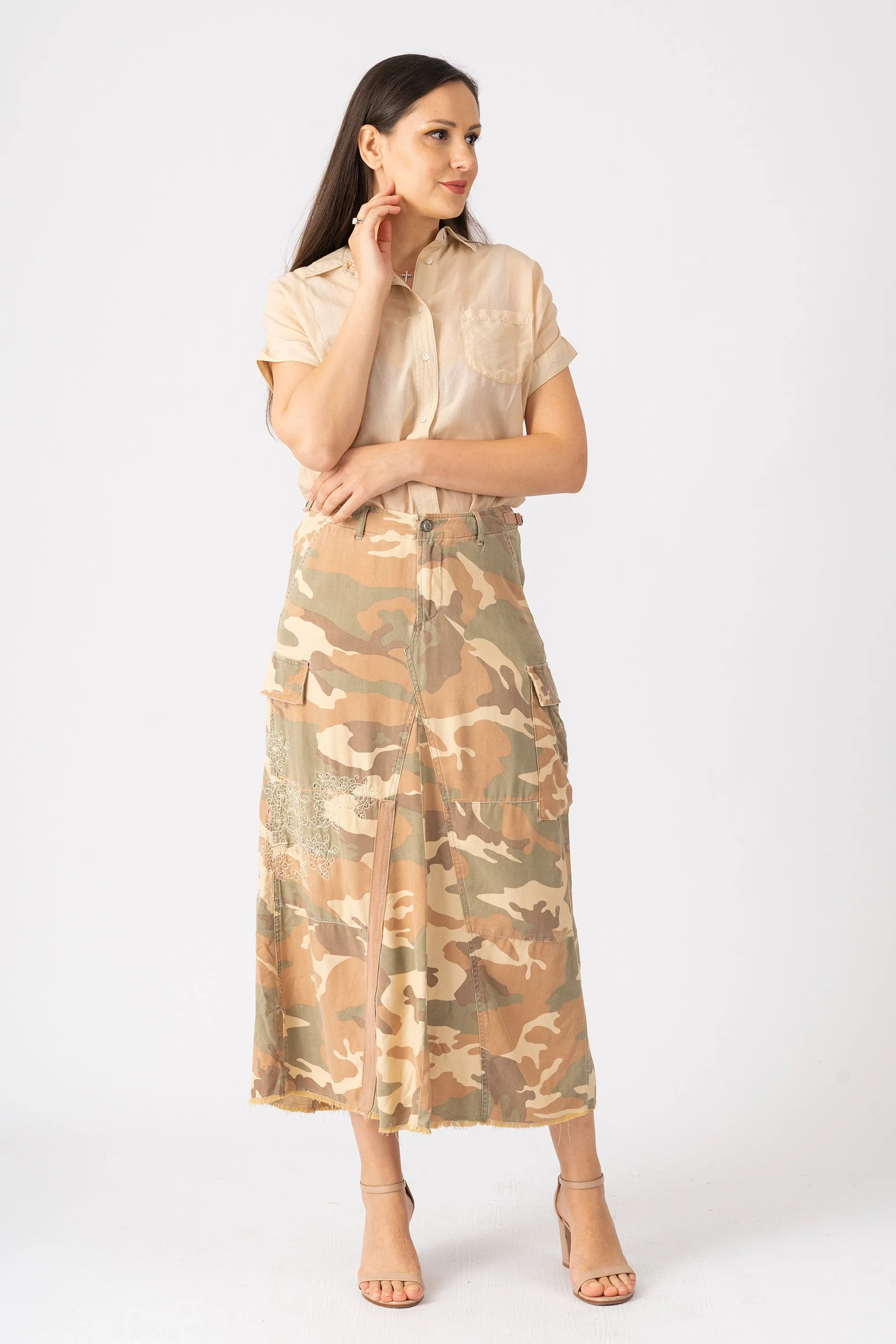 100% Silk skirt with embroidery in Beige Camo