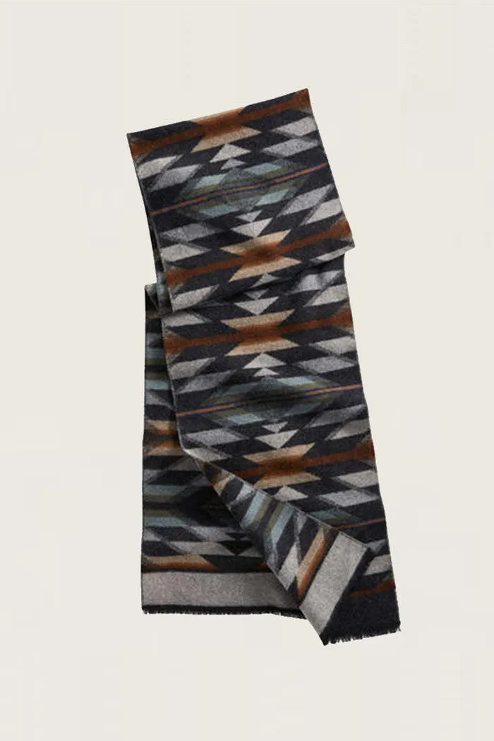 Pendleton Woolen Mills Jacquard Scarf Wyeth in Trail Oxford