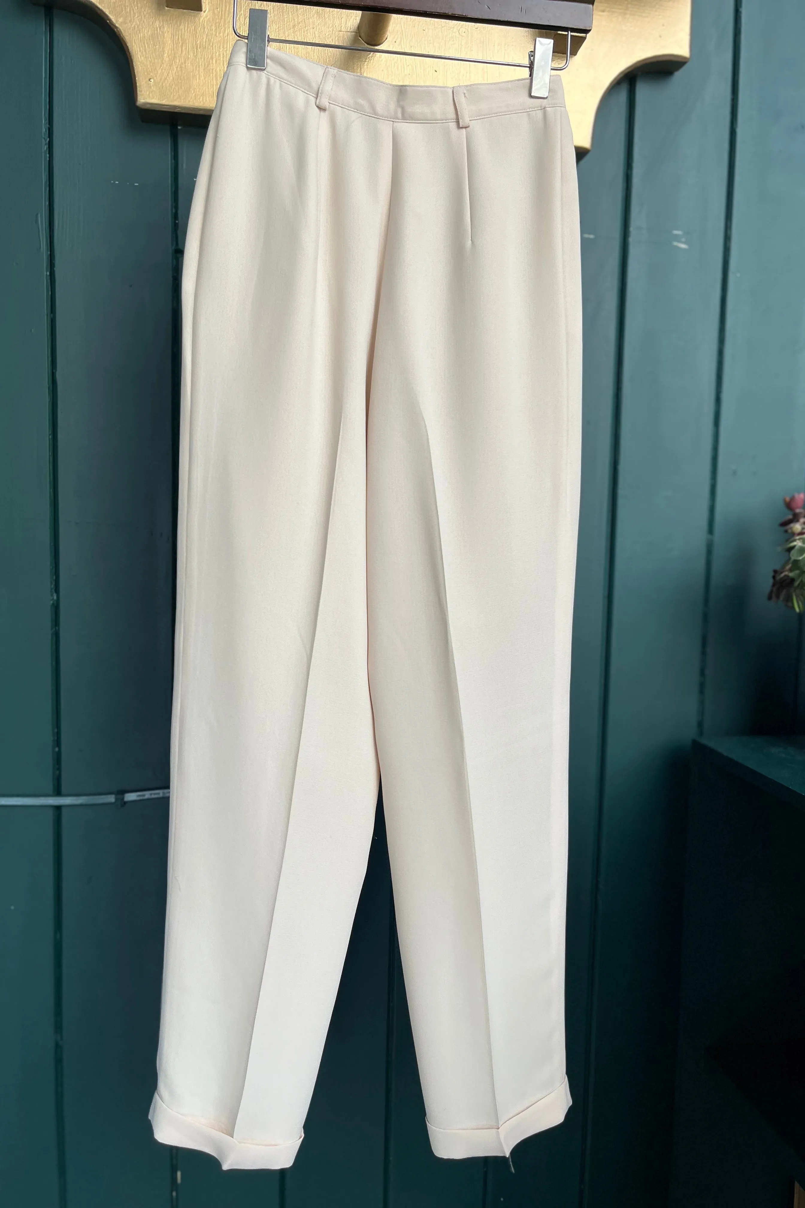 Re-Wear Rena Powan Fully Lined Cream Trousers in size 4PP