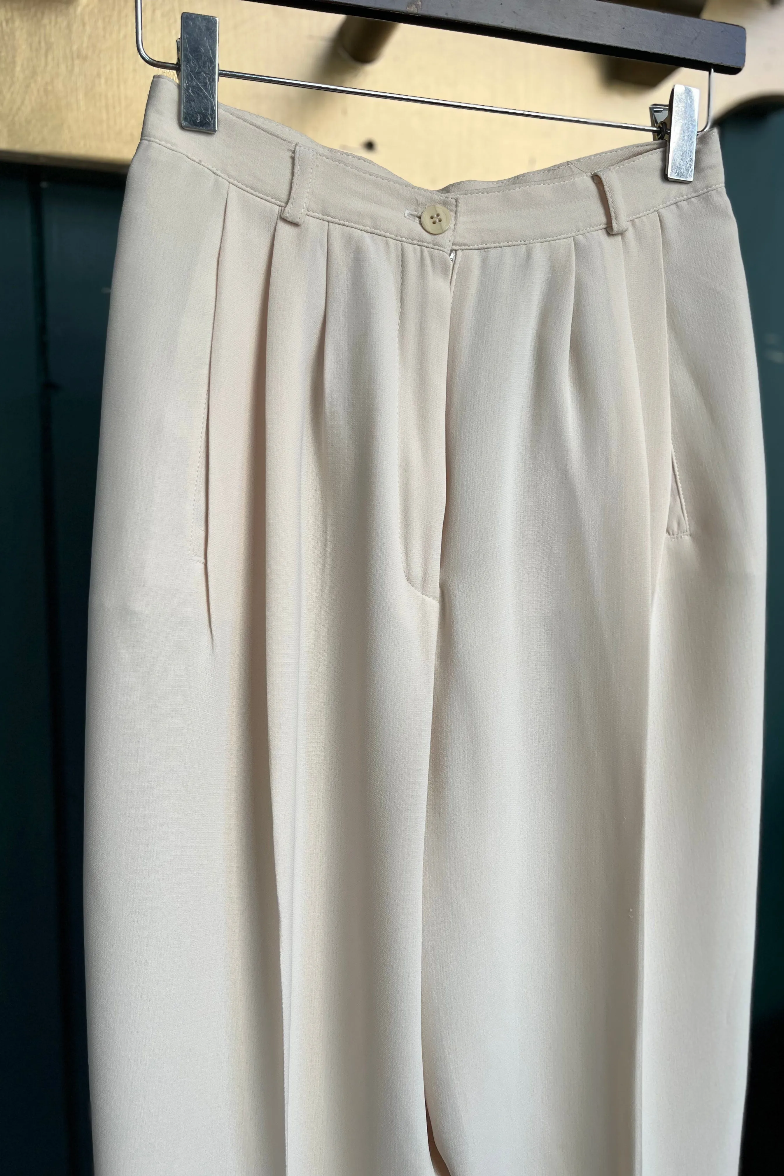 Re-Wear Rena Powan Fully Lined Cream Trousers in size 4PP