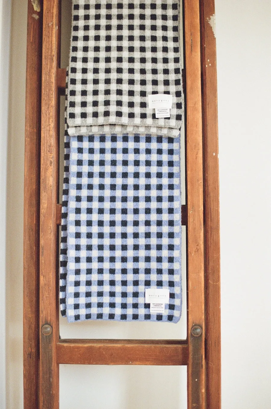 The CHEQUERED SCARF - Navy & Blue